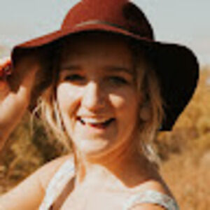 Meet your Posher, Joelle